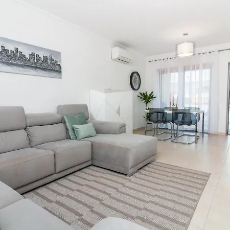 White 62 House - Private Terrace & Ferienhaus *